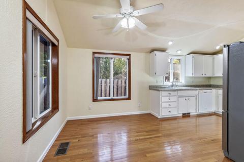 180 Meadow View Dr, Phoenix, OR 97535 photo 14