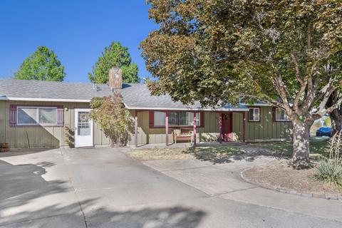 2011 NE Pheasant Ct, Bend, OR 97701 photo 1