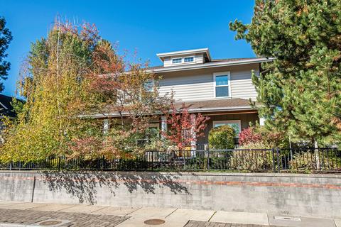 2477 NW Skyline Ranch Rd, Bend, OR 97703