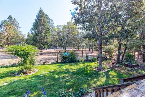 745 Eric Loop, Grants Pass, OR 97526 photo 29