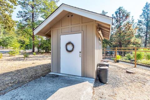 745 Eric Loop, Grants Pass, OR 97526 photo 19
