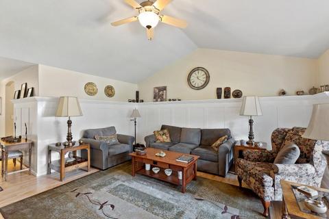745 Eric Loop, Grants Pass, OR 97526 photo 14