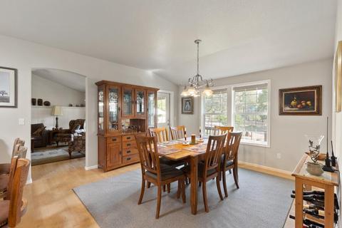 745 Eric Loop, Grants Pass, OR 97526 photo 11