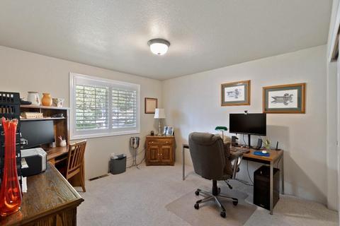 745 Eric Loop, Grants Pass, OR 97526 photo 38