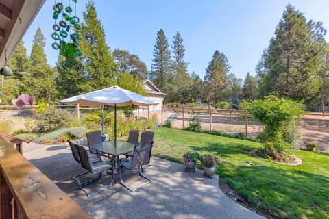 745 Eric Loop, Grants Pass, OR 97526 photo 30