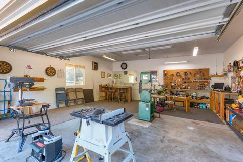 745 Eric Loop, Grants Pass, OR 97526 photo 17