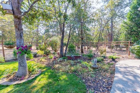 745 Eric Loop, Grants Pass, OR 97526 photo 27