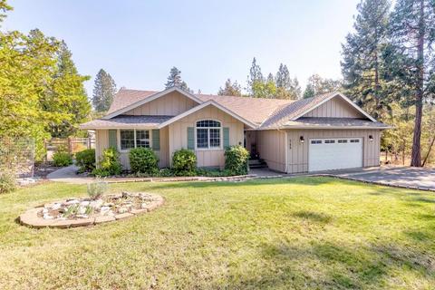 745 Eric Loop, Grants Pass, OR 97526 photo 1