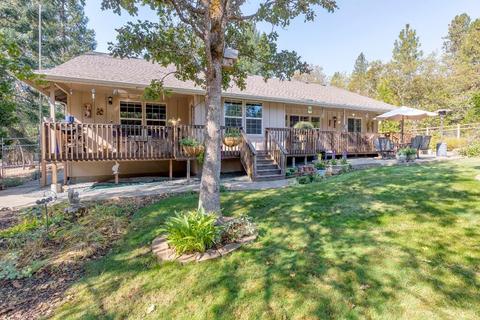 745 Eric Loop, Grants Pass, OR 97526 photo 25