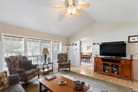 745 Eric Loop, Grants Pass, OR 97526 photo 15