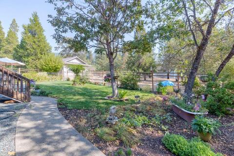 745 Eric Loop, Grants Pass, OR 97526 photo 26