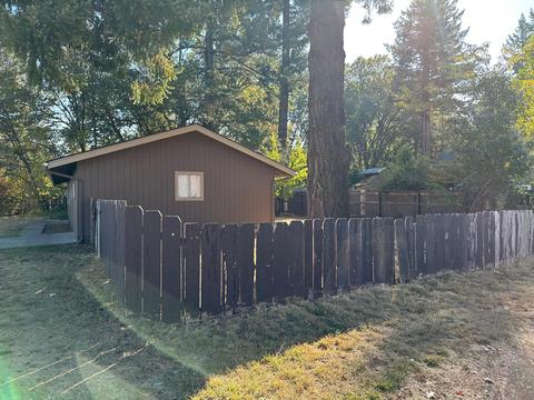 513 W River St, Cave Junction, OR 97523 photo 18