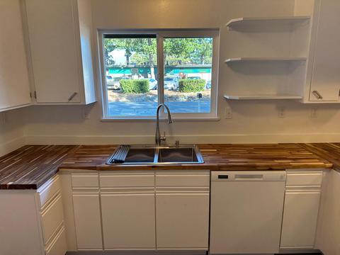 513 W River St, Cave Junction, OR 97523 photo 6