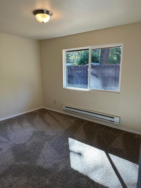 513 W River St, Cave Junction, OR 97523 photo 11
