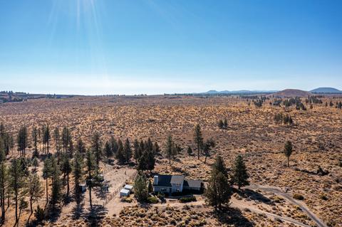 22195 Calgary Dr, Bend, OR 97702 photo 1