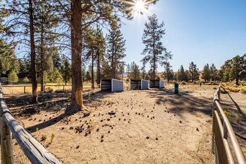 22195 Calgary Dr, Bend, OR 97702 photo 43