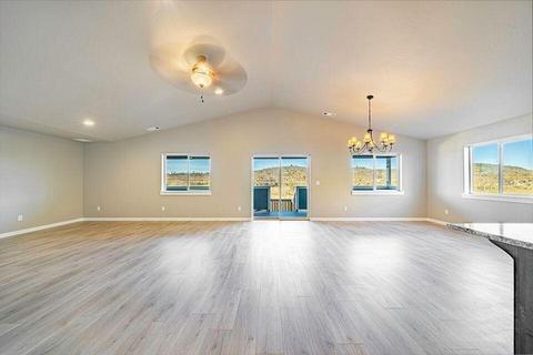 47 Hidden Valley Dr, Eagle Point, OR 97524 photo 8