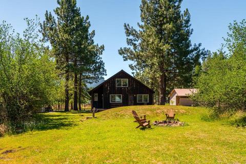 25706 Cold Springs Resort Ln, Camp Sherman, OR 97730