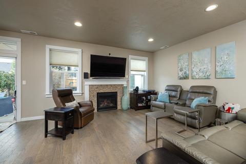 61806 Azalia Pl, Bend, OR 97702 photo 7