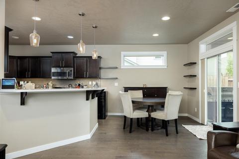 61806 Azalia Pl, Bend, OR 97702 photo 9