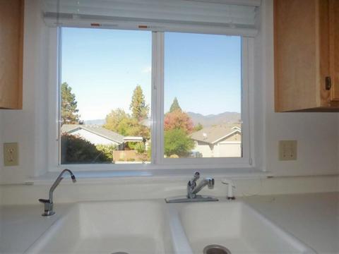 229 Sky Crest Dr, Grants Pass, OR 97527 photo 6