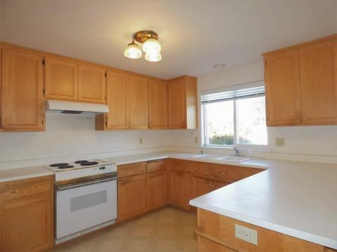 229 Sky Crest Dr, Grants Pass, OR 97527 photo 7