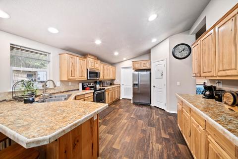 4789 Rogue River Dr, Eagle Point, OR 97524 photo 11