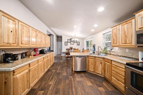 4789 Rogue River Dr, Eagle Point, OR 97524 photo 12