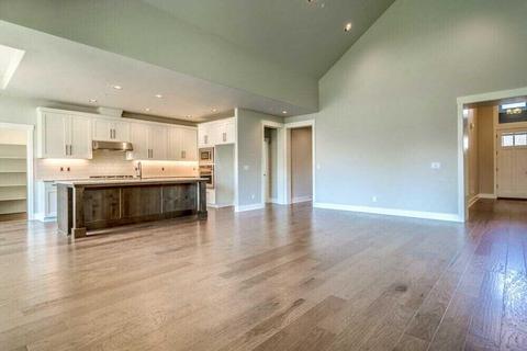 3827 NE Oakside Loop, Bend, OR 97701 photo 11