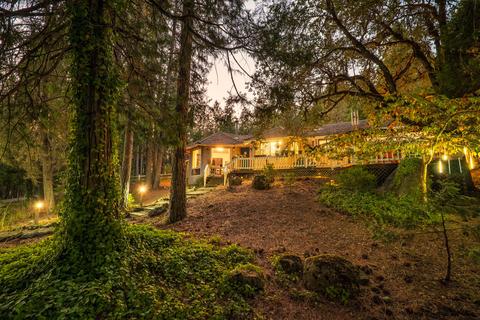 27822934 Jumpoff Joe Creek Rd, Grants Pass, OR 97526