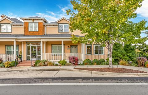 628 Fair Oaks Ct, Ashland, OR 97520