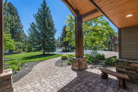 60475 Sunset View Dr, Bend, OR 97702 photo 6