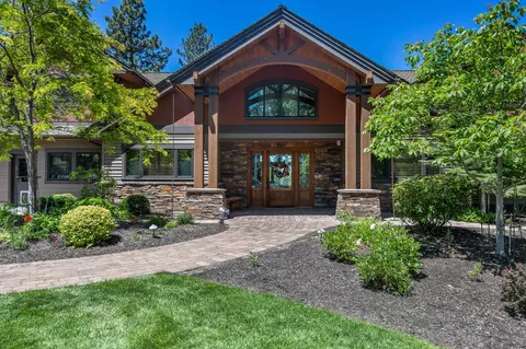 60475 Sunset View Dr, Bend, OR 97702