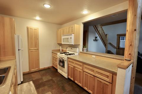 4642 Marsh Hawk Dr, Klamath Falls, OR 97601 photo 6