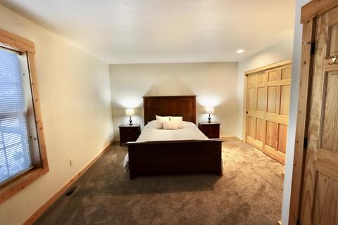 4642 Marsh Hawk Dr, Klamath Falls, OR 97601 photo 11