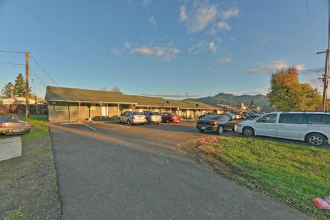 1119 W Central Ave, Sutherlin, OR 97479