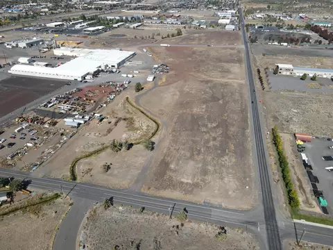601 E Antler Ave #LOT 10 & 12, Redmond, OR 97756