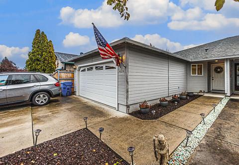 439 Crystal Dr, Eagle Point, OR 97524 photo 3