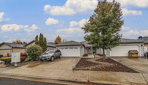 439 Crystal Dr, Eagle Point, OR 97524 photo 1