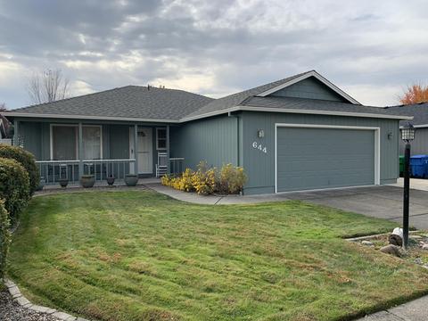 644 Andrea Way, Eagle Point, OR 97524 photo 1