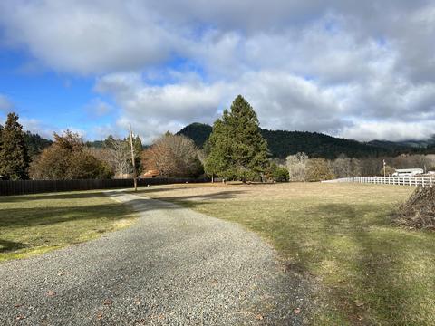 375 Eakin Rd, Azalea, OR 97410 photo 5