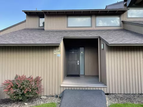 2390 Snowgoose Dr #RV11B, Redmond, OR 97756