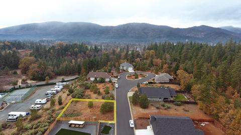 336 Cedar Ridge Dr, Cave Junction, OR 97523