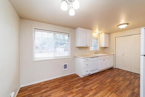 2416 NE Ocker Dr, Bend, OR 97701 photo 15