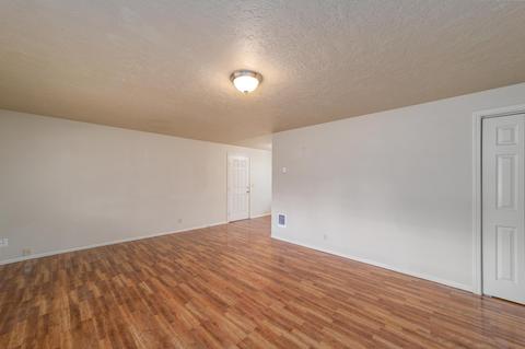 2416 NE Ocker Dr, Bend, OR 97701 photo 11