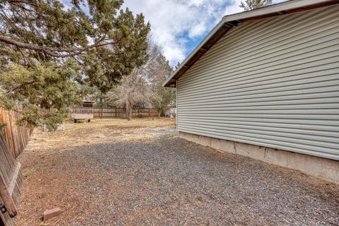 2416 NE Ocker Dr, Bend, OR 97701 photo 4