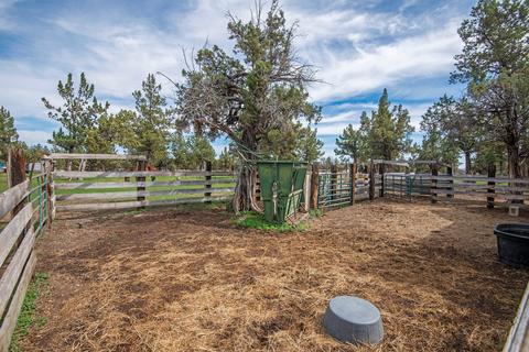 24020 Skywagon Dr, Bend, OR 97701 photo 30