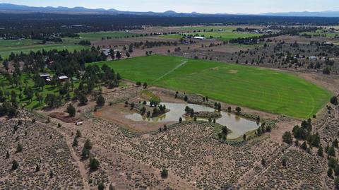 24020 Skywagon Dr, Bend, OR 97701 photo 2