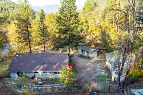 3516 Kane Creek Rd, Central Point, OR 97502