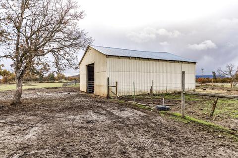 185 Highway 234, Eagle Point, OR 97524 photo 24